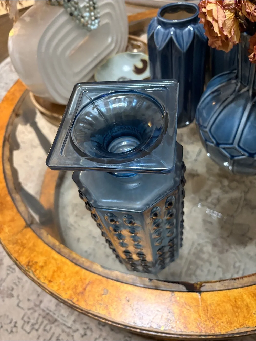N/A octagonal approximately translucent